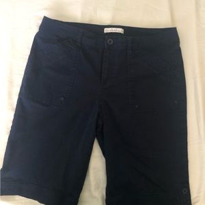Gloria, Vanderbilt kneelength shorts size 8